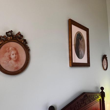 Chateau De Rousson Bagian luar foto