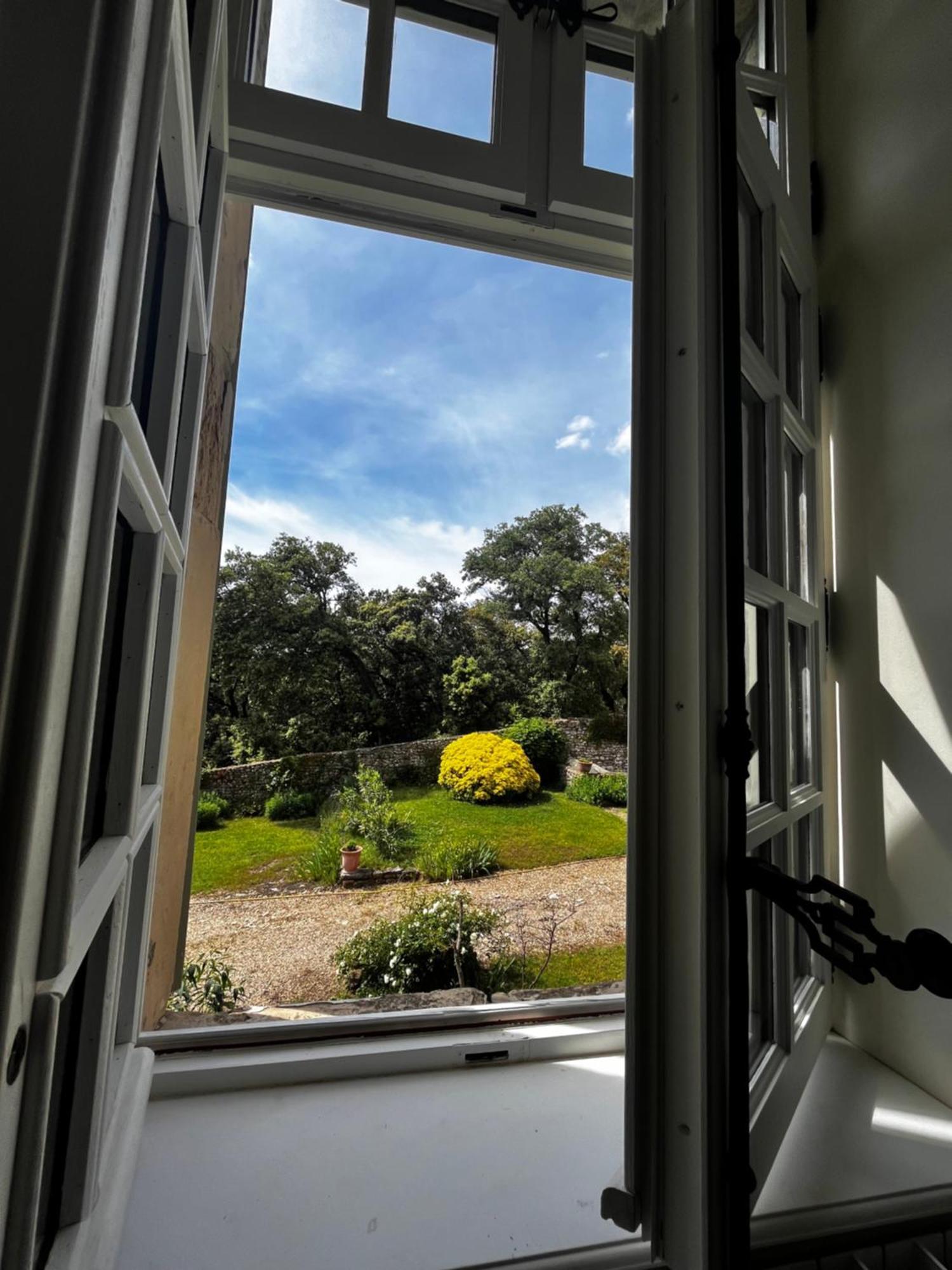 Chateau De Rousson Bagian luar foto